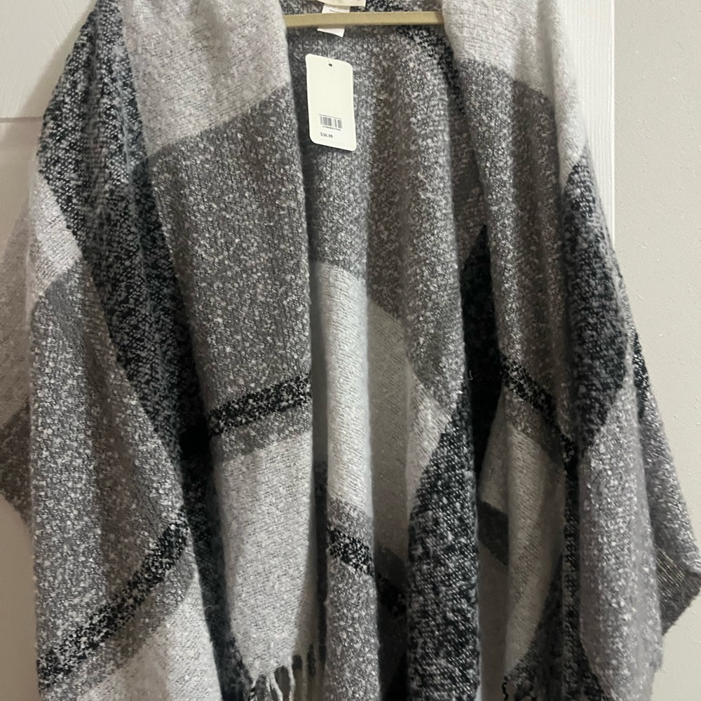 Elegant Gray Women's Poncho